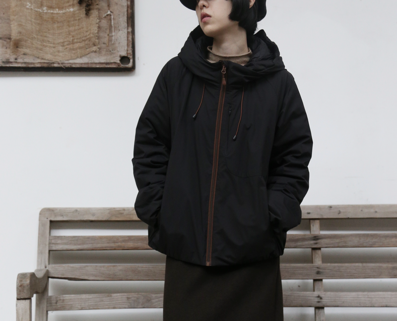 軽さと温かさの新次元。日常を洗練する、スポーティなダウンジャケット ダウンコート 251123-1