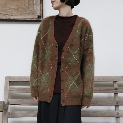 防寒性とおしゃれさを兼ね備えた、秋冬の必須アイテム ウールとカシミヤ混カーディガン　251124