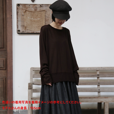 細部に遊び心が光るニットトップス　ウール混　レース編み裾ニット　　251010