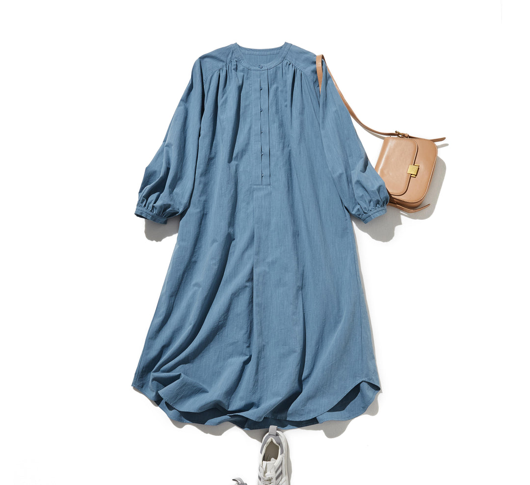 ふんわりした女性らしいシルエットが魅力。秋冬の抜け感ロング