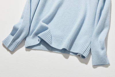 『シンプルだけど、一枚で様になる』カシミヤ100％　タートルネックセーター　厚手　241016