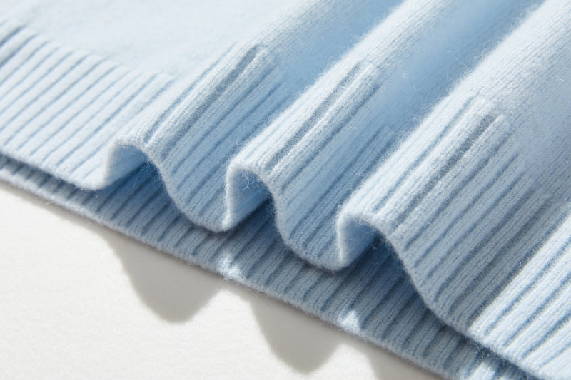 『シンプルだけど、一枚で様になる』カシミヤ100％　タートルネックセーター　厚手　241016