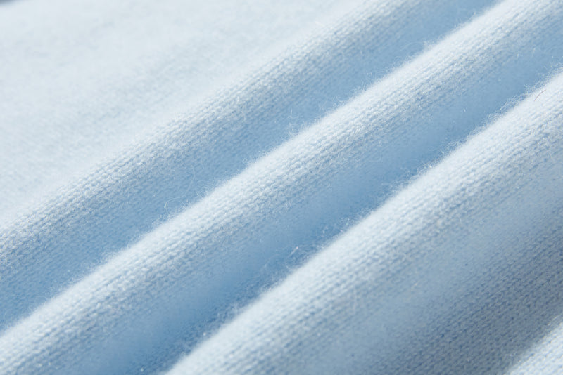 『シンプルだけど、一枚で様になる』カシミヤ100％　タートルネックセーター　厚手　241016