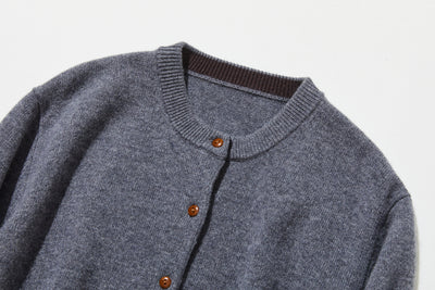 ふんわりと温もり溢れるシェットランドウールの定番カーディガン ウールカーディガン　251104