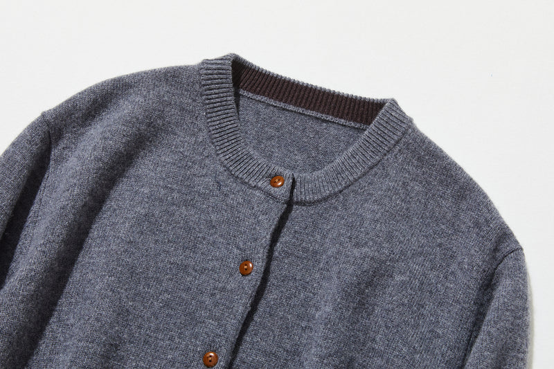 ふんわりと温もり溢れるシェットランドウールの定番カーディガン ウールカーディガン　251104