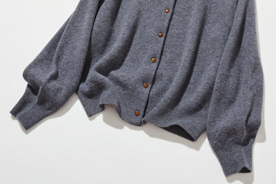ふんわりと温もり溢れるシェットランドウールの定番カーディガン ウールカーディガン　251104