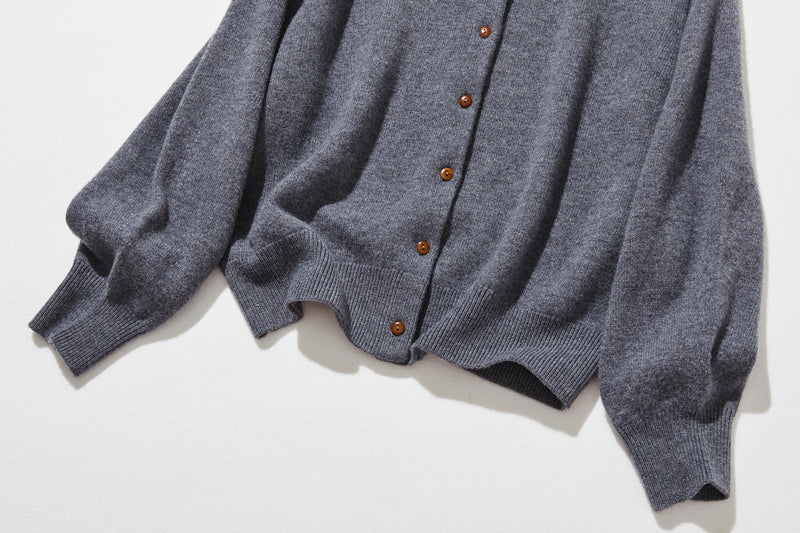 ふんわりと温もり溢れるシェットランドウールの定番カーディガン ウールカーディガン　251104