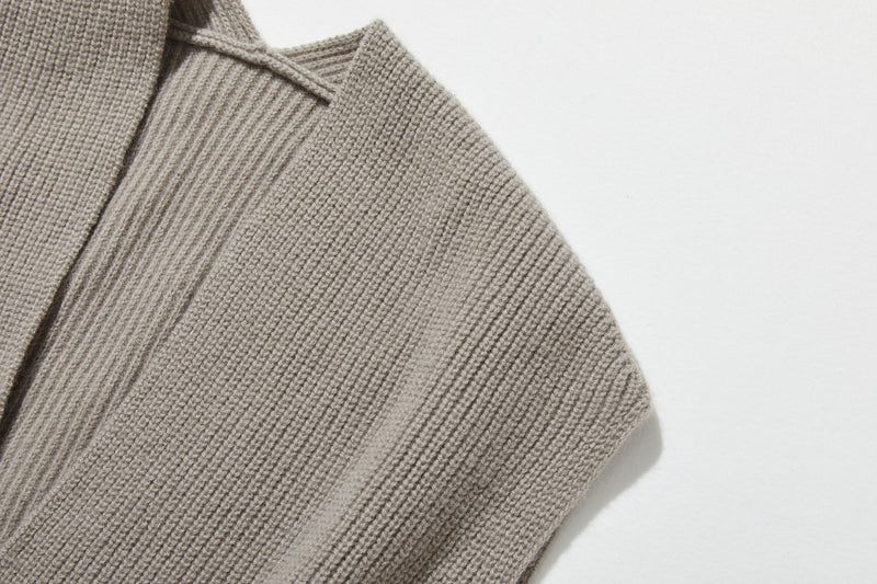 家でも外でもあったかお洒落を楽しむ、ニットベスト　100％　251103-1