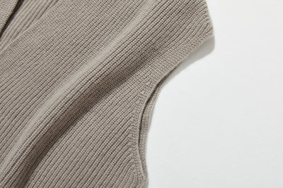 家でも外でもあったかお洒落を楽しむ、ニットベスト　100％　251103-1