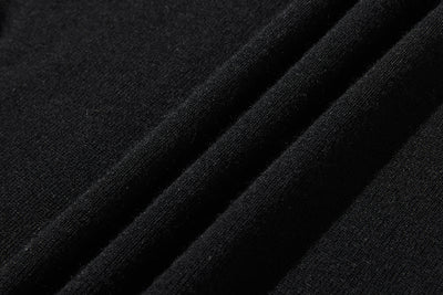 すっきり女性らしいシルエット。肌に寄り添う、軽くて暖かなハイゲージニット 251102