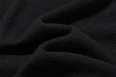 すっきり女性らしいシルエット。肌に寄り添う、軽くて暖かなハイゲージニット 251102