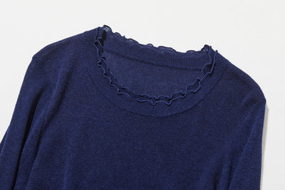 すっきり女性らしいシルエット。肌に寄り添う、軽くて暖かなハイゲージニット 251102