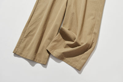 合わせるトップスで印象変化も楽しめるトレンドのサロペット　250214