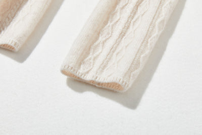 冬の定番に、立体アラン模様の美しい一品　カシミヤとウールのハイネックニット　セーター　251122