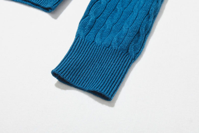 時代を超えて愛されるケーブル編みカーディガン　ウール100％カーディガン ウールニット　251121