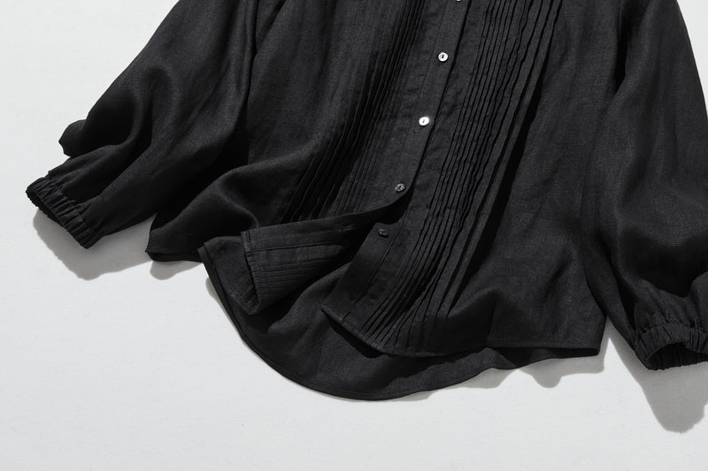 上品な佇まいと、心地よい着心地を兼ね備えた一枚　ピンタックシャツ　リネンシャツブラウス　251007