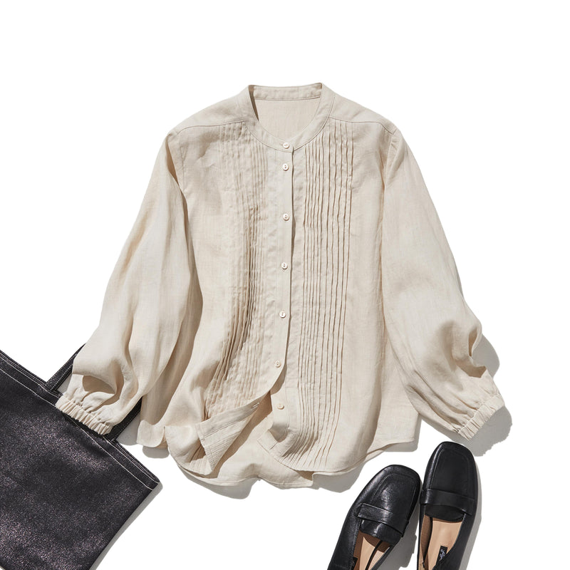 上品な佇まいと、心地よい着心地を兼ね備えた一枚　ピンタックシャツ　リネンシャツブラウス　251007