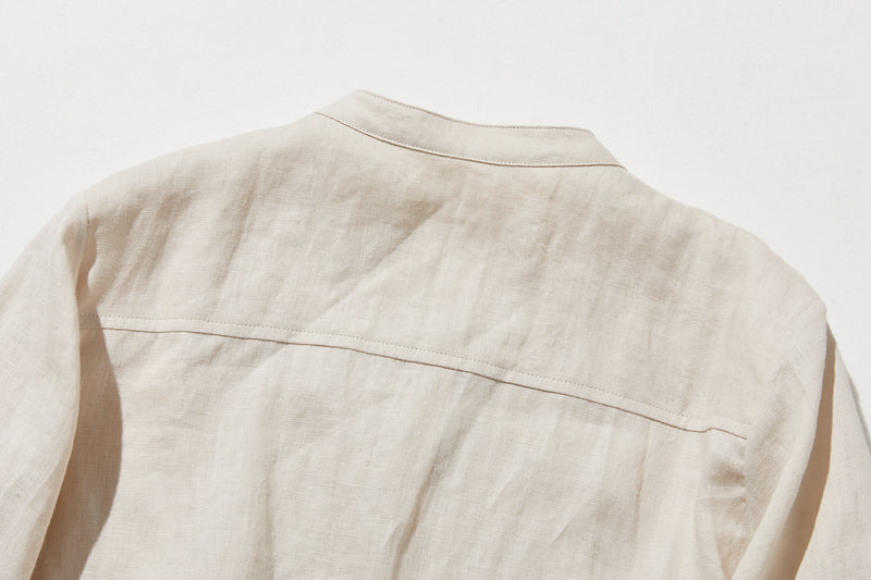 上品な佇まいと、心地よい着心地を兼ね備えた一枚　ピンタックシャツ　リネンシャツブラウス　251007