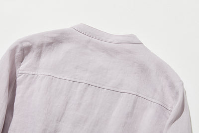 上品な佇まいと、心地よい着心地を兼ね備えた一枚　ピンタックシャツ　リネンシャツブラウス　251007