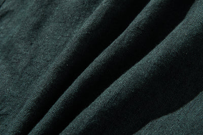 A versatile piece that can be worn for years to come. 100% linen hooded jacket. Fall/winter outerwear. Product code: 250902