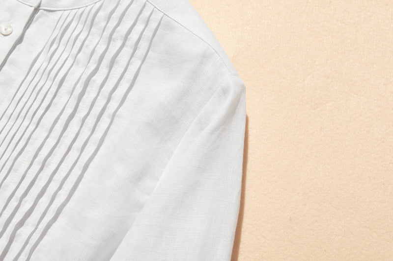 上品な佇まいと、心地よい着心地を兼ね備えた一枚　ピンタックシャツ　リネンシャツブラウス　251007