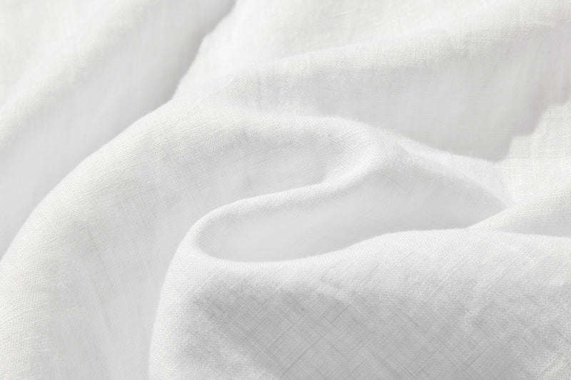 上品な佇まいと、心地よい着心地を兼ね備えた一枚　ピンタックシャツ　リネンシャツブラウス　251007