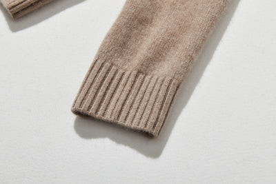 『シンプルだけど、一枚で様になる』カシミヤ100％　タートルネックセーター　厚手　241016