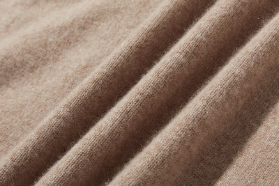 『シンプルだけど、一枚で様になる』カシミヤ100％　タートルネックセーター　厚手　241016