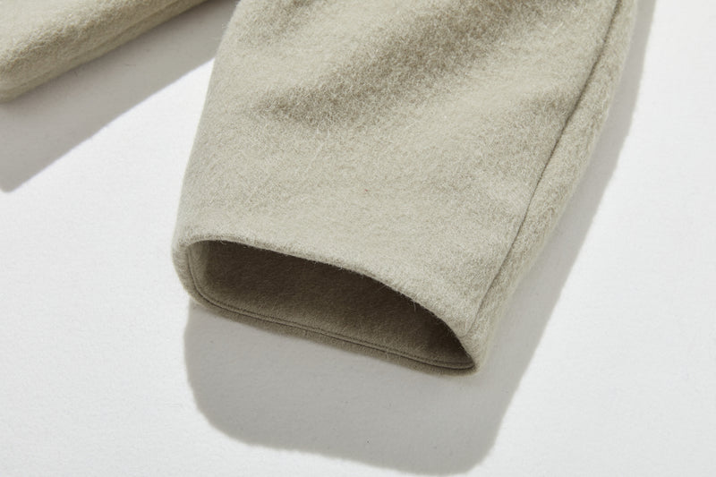 冬のファッションの頼もしい一枚に フード付きハーフコート　ショートコート　251011