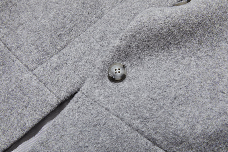 冬のファッションの頼もしい一枚に フード付きハーフコート　ショートコート　251011