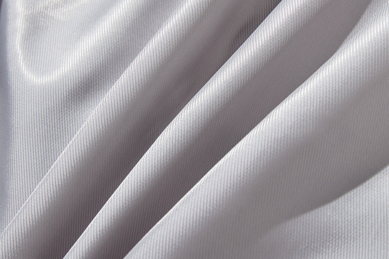 冬のファッションの頼もしい一枚に フード付きハーフコート　ショートコート　251011