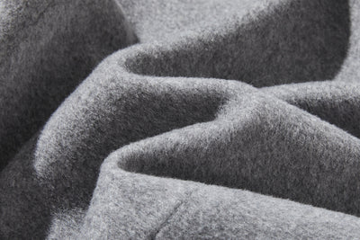 冬のファッションの頼もしい一枚に フード付きハーフコート　ショートコート　251011