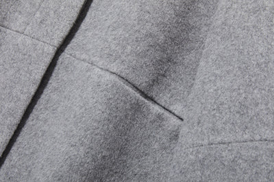 冬のファッションの頼もしい一枚に フード付きハーフコート　ショートコート　251011