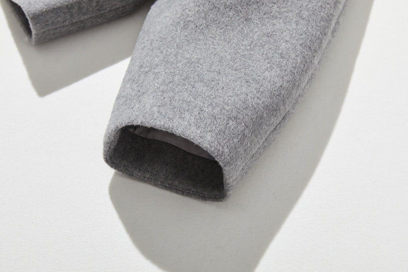 冬のファッションの頼もしい一枚に フード付きハーフコート　ショートコート　251011