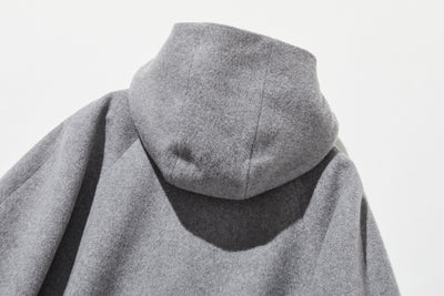 冬のファッションの頼もしい一枚に フード付きハーフコート　ショートコート　251011