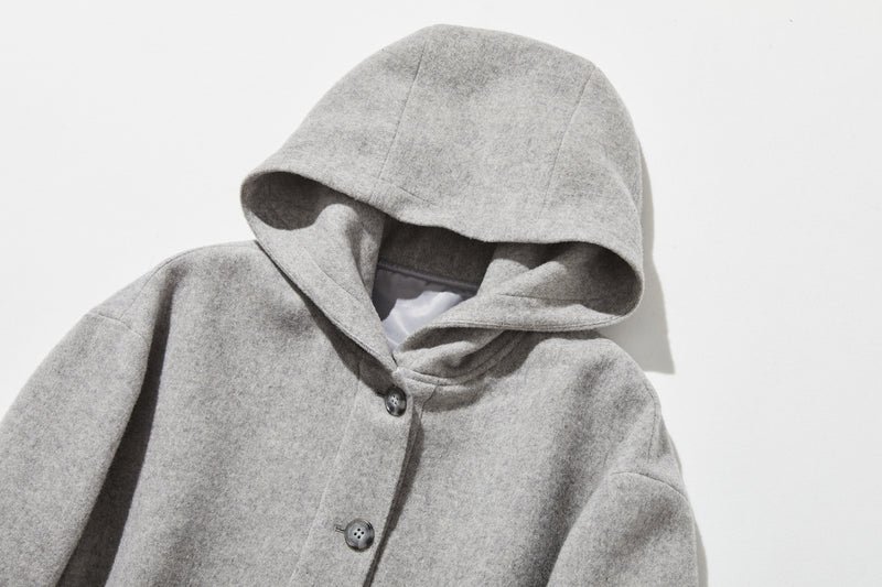 軽くて暖かいフード付きアウター　ウールアウター　241206