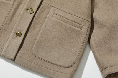 軽くて暖かいフード付きアウター　ウールアウター　241206