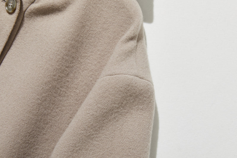 軽くて暖かいフード付きアウター　ウールアウター　241206