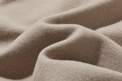 軽くて暖かいフード付きアウター　ウールアウター　241206