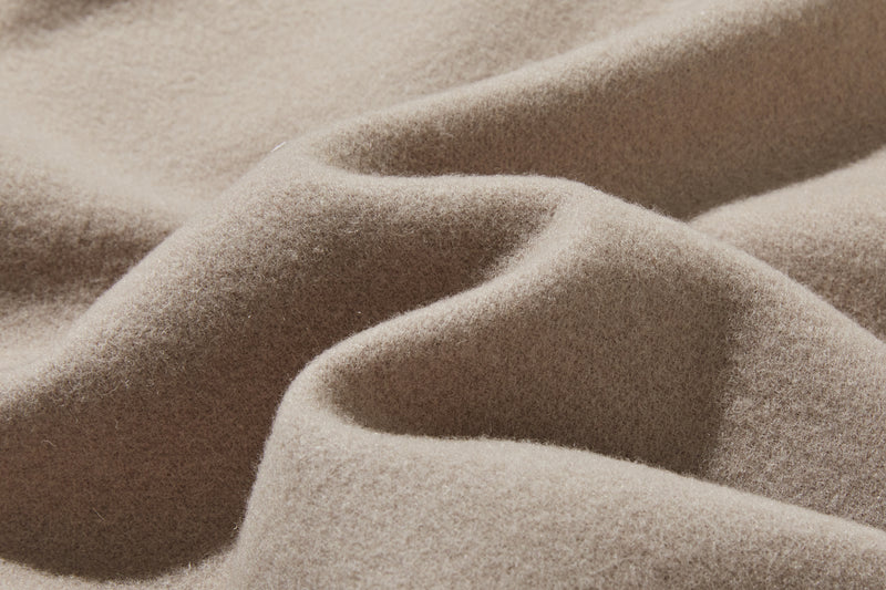 軽くて暖かいフード付きアウター　ウールアウター　241206