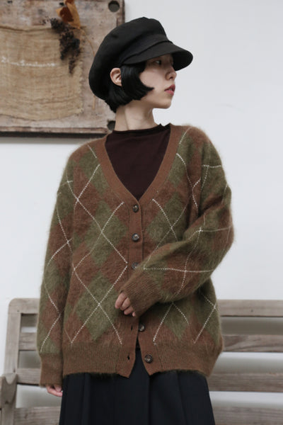 防寒性とおしゃれさを兼ね備えた、秋冬の必須アイテム ウールとカシミヤ混カーディガン　251124