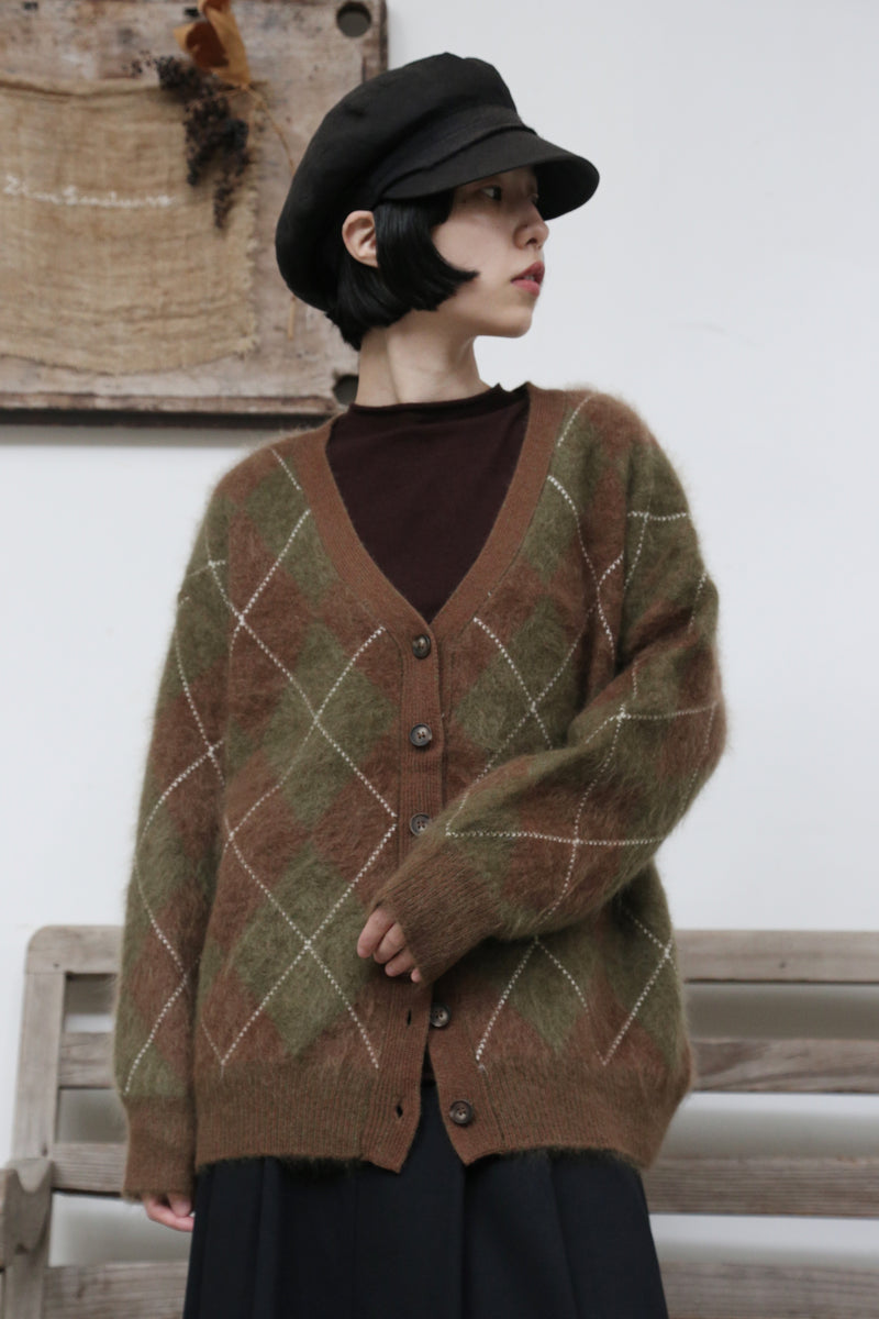 防寒性とおしゃれさを兼ね備えた、秋冬の必須アイテム ウールとカシミヤ混カーディガン　251124