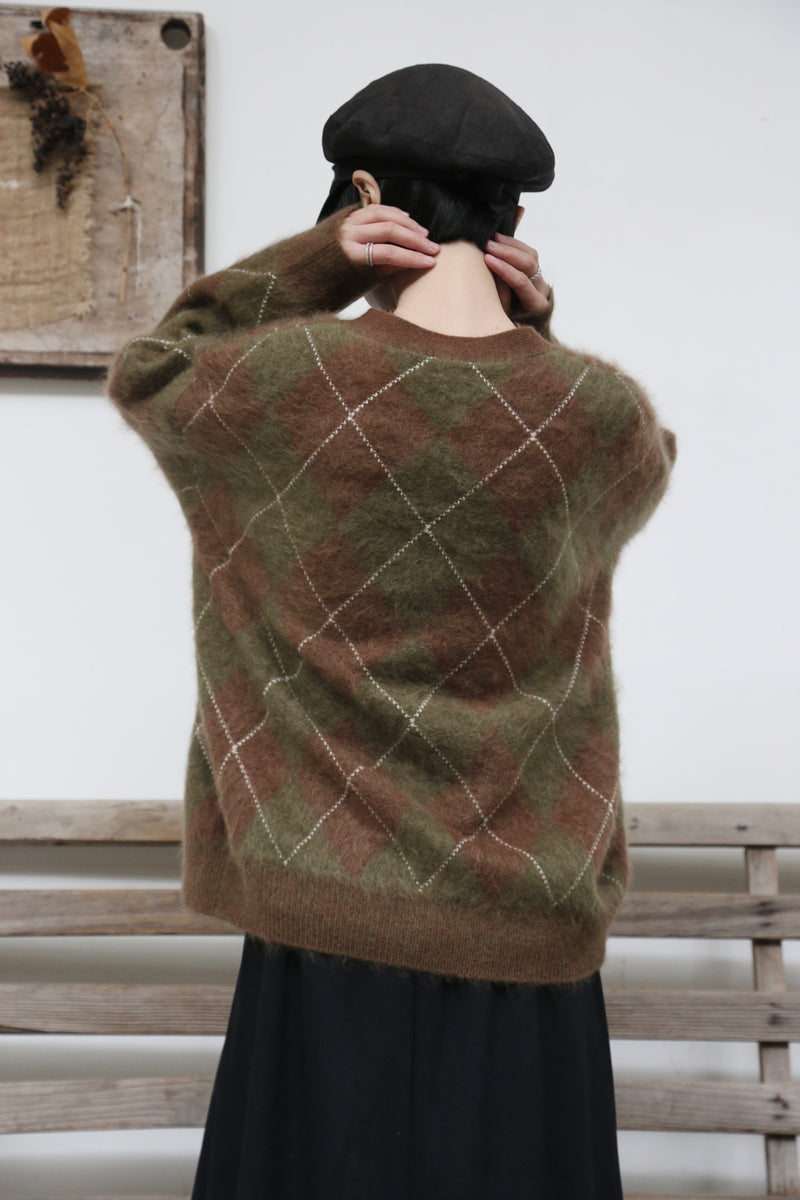 防寒性とおしゃれさを兼ね備えた、秋冬の必須アイテム ウールとカシミヤ混カーディガン　251124