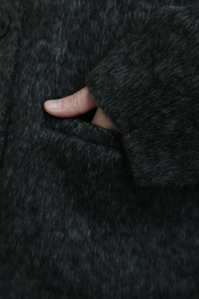 熟練の職人が一点一点手縫いで仕立て上げた、冬の特別なウールショートコート　251130-1