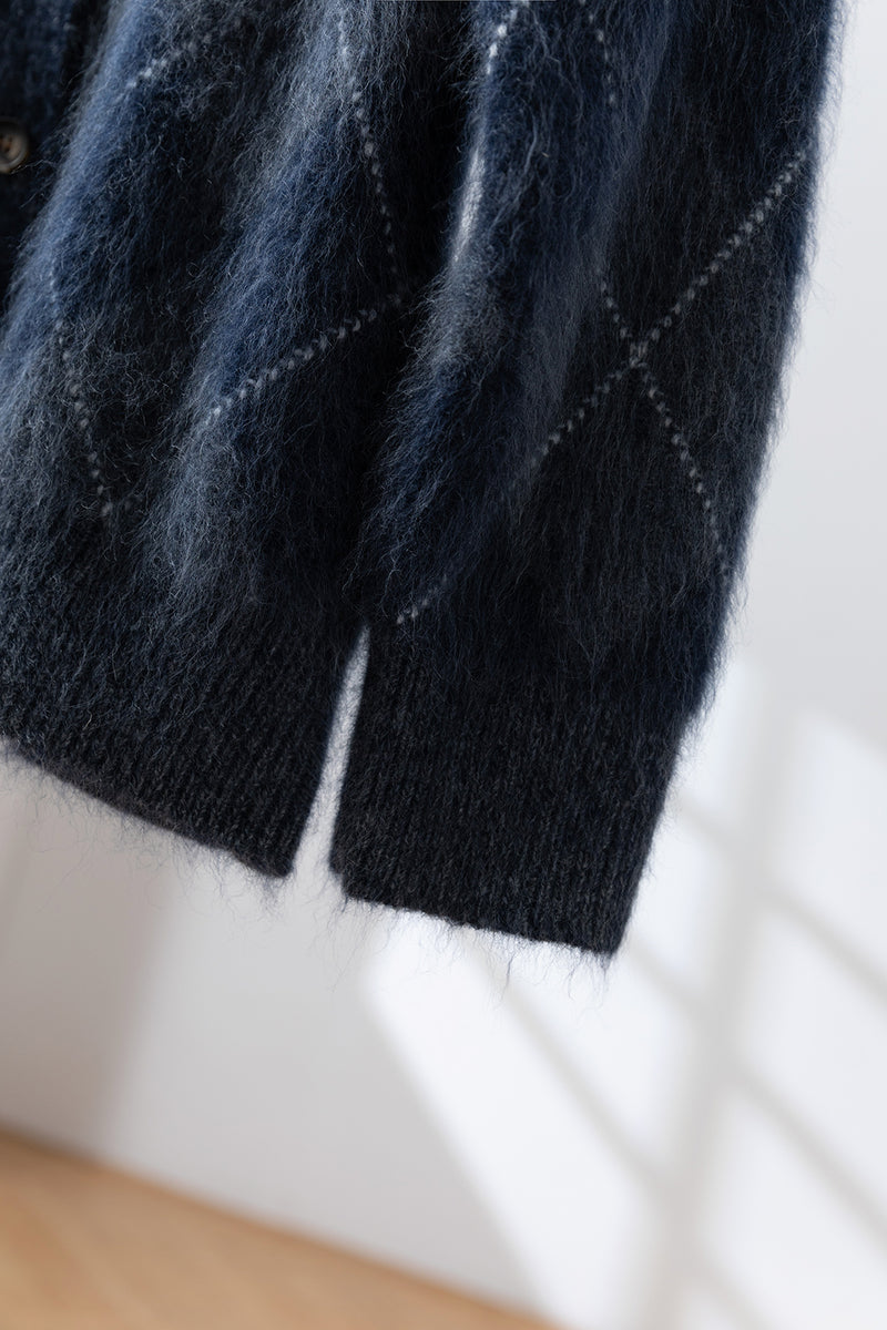 防寒性とおしゃれさを兼ね備えた、秋冬の必須アイテム ウールとカシミヤ混カーディガン　251124