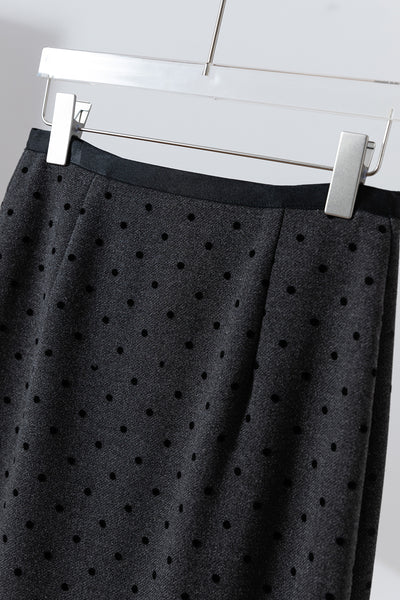 さまざまな着回しができるロングスカート　マキシ丈スカート　ドット柄スカート　251116