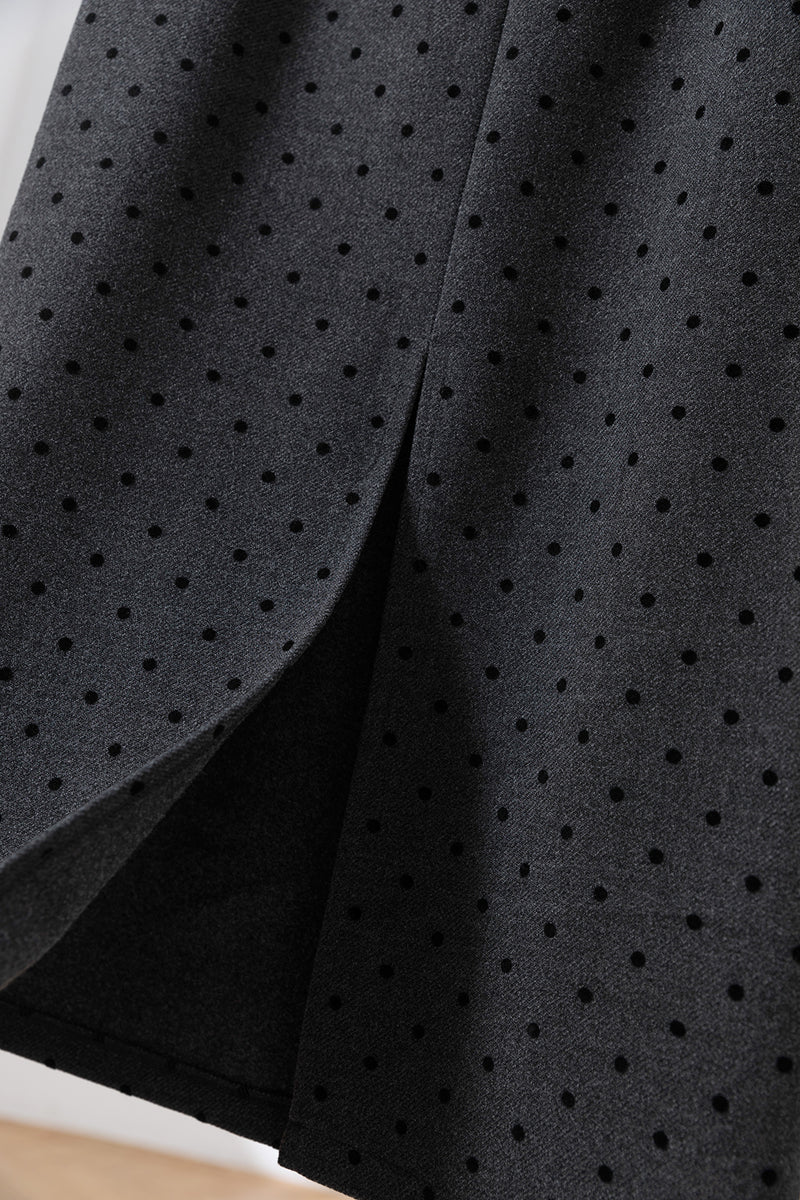 さまざまな着回しができるロングスカート　マキシ丈スカート　ドット柄スカート　251116