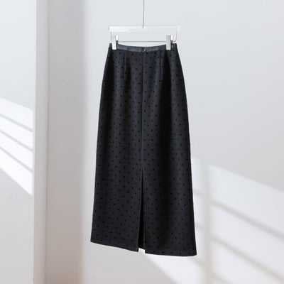 さまざまな着回しができるロングスカート　マキシ丈スカート　ドット柄スカート　251116