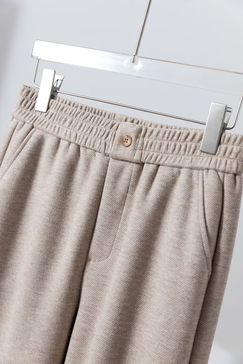 寒い季節も穿くだけであったか ウール混ボンディング生地　テーパードパンツ　251119