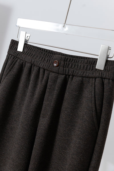 寒い季節も穿くだけであったか ウール混ボンディング生地　テーパードパンツ　251119